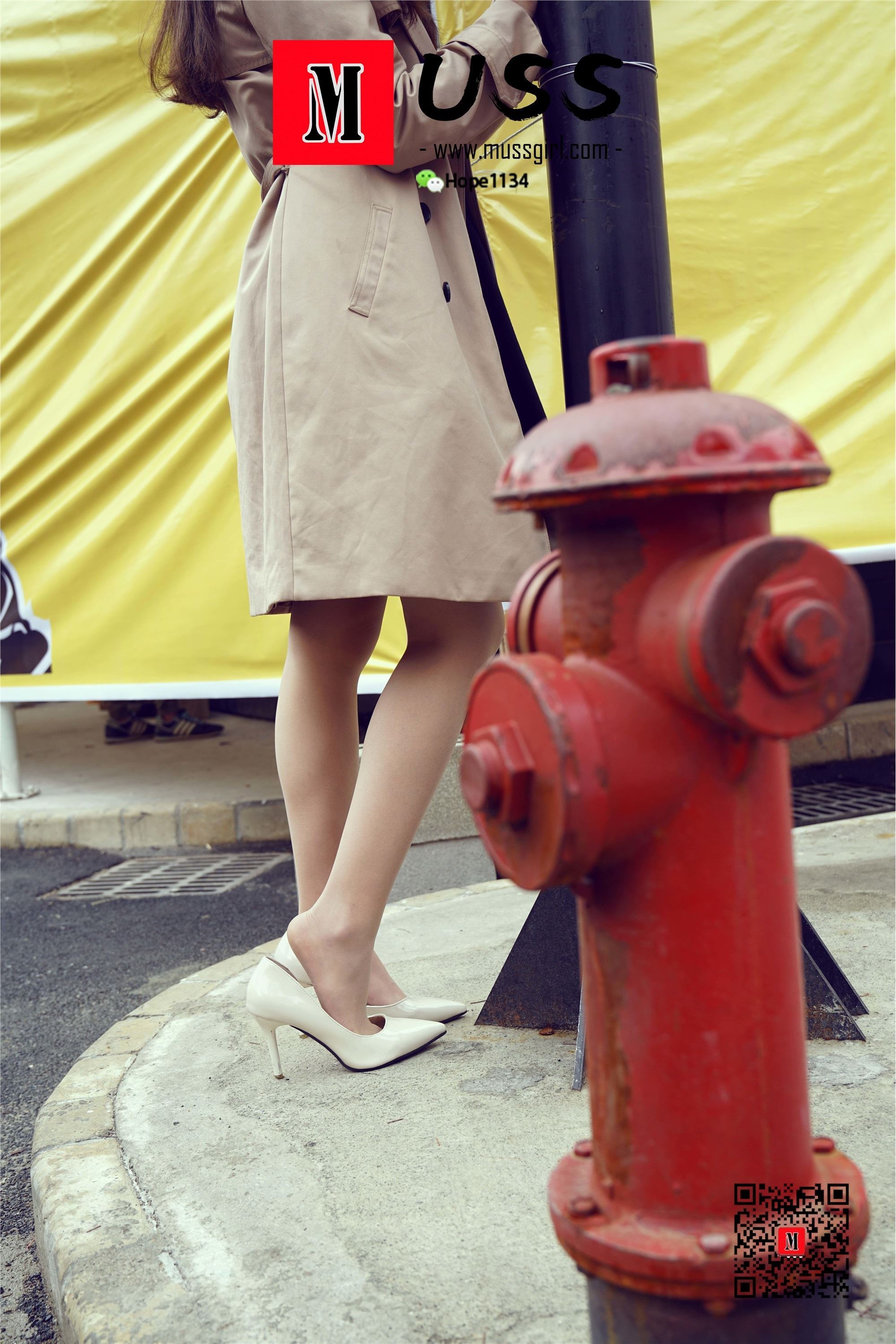 MussGirl慕丝女郎  NO.037 与她的电话亭之恋